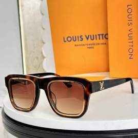 Picture of Louis Vuitton Sunglasses _SKUfw76722116fw